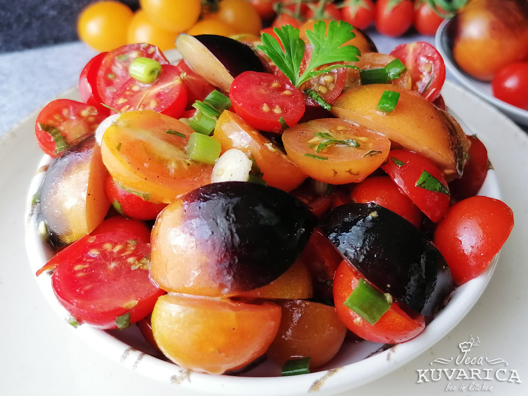 salata_od_ceri_paradajza_i_praziluka_003