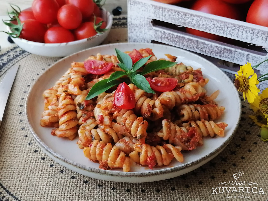 zapecena_posna_pasta_sa_tunjevinom_003